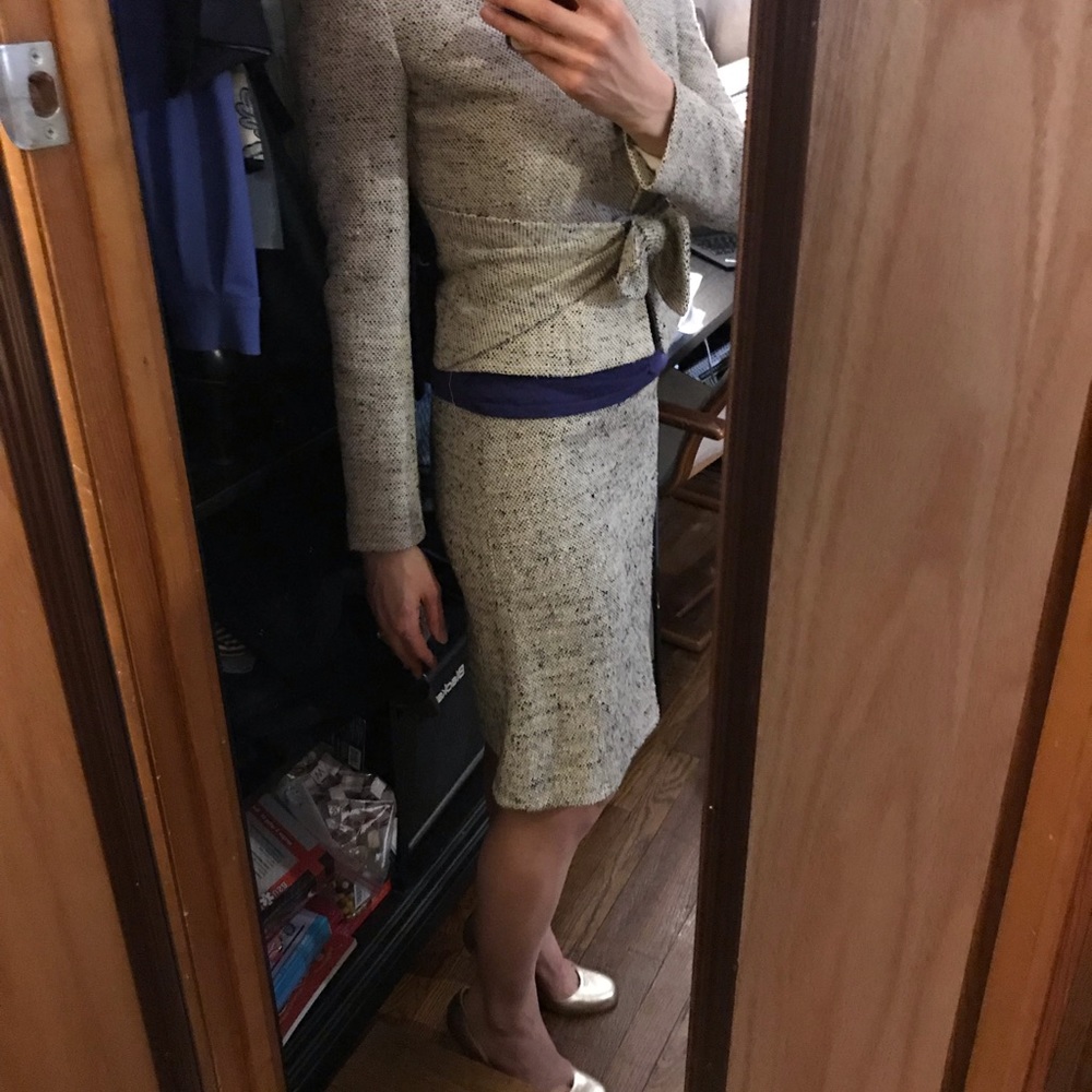 Valentino 100% silk tweed skirt suit size 6 - Picture 8 of 8